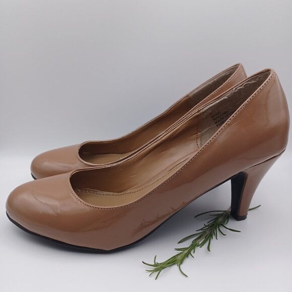 Jessica Patent Tan Pumps - Picture 2 of 10